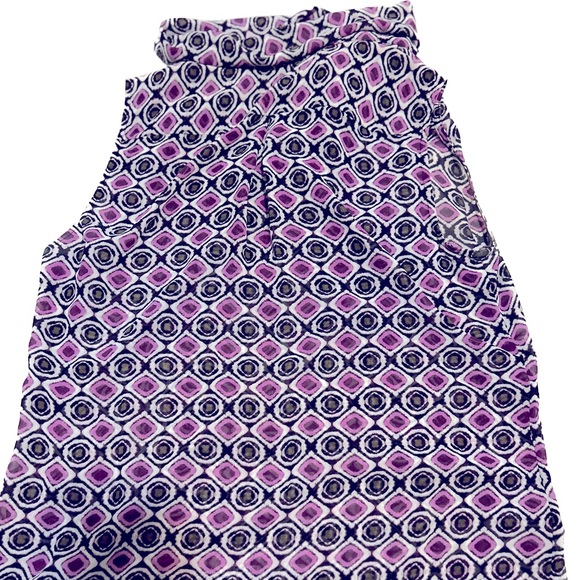 Women’s sleeveless blouse. - Picture 2 of 2